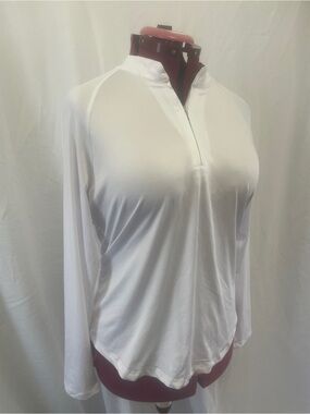 Women's White emerald 18 golf Long-Sleeve 1/4 zip. New without tags